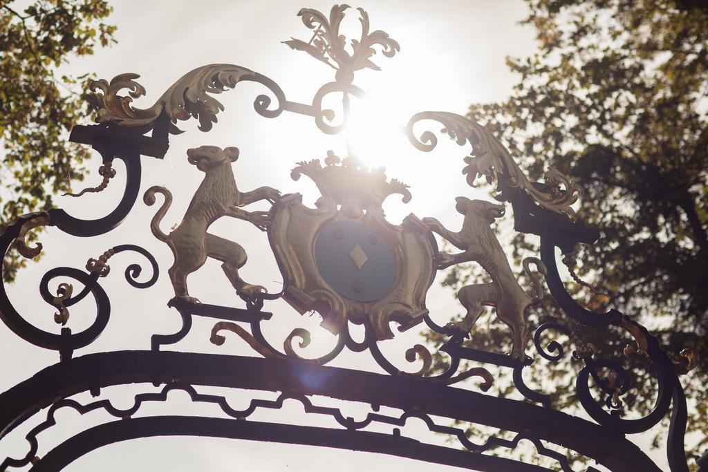 Château de Pierreclos Exterior foto